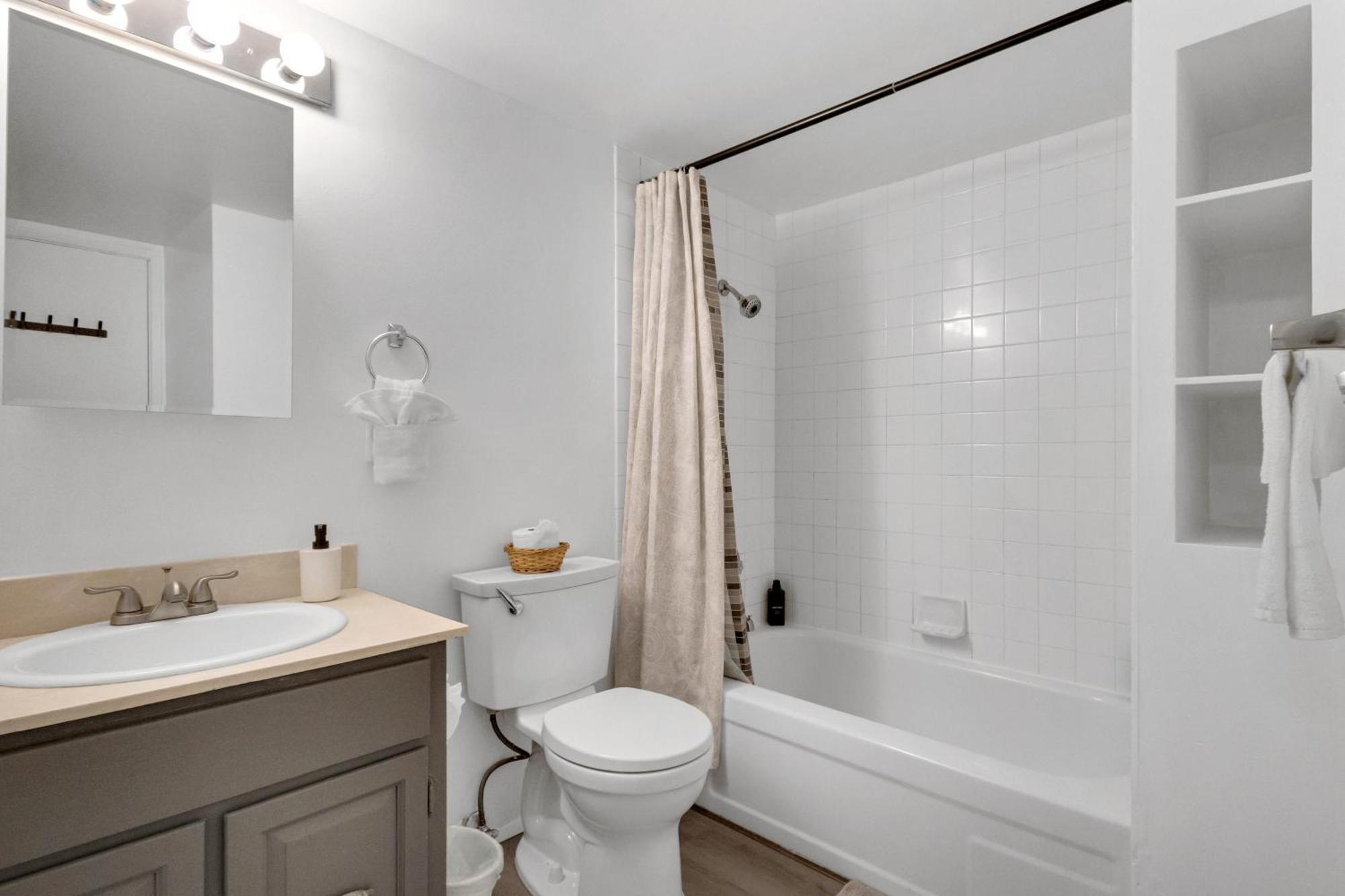 Central Bellevue Retreat Ngoại thất bức ảnh
